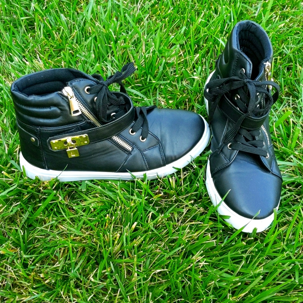 High Topped Black and Gold Detail Side Zip Lace Up Shoes Size 10